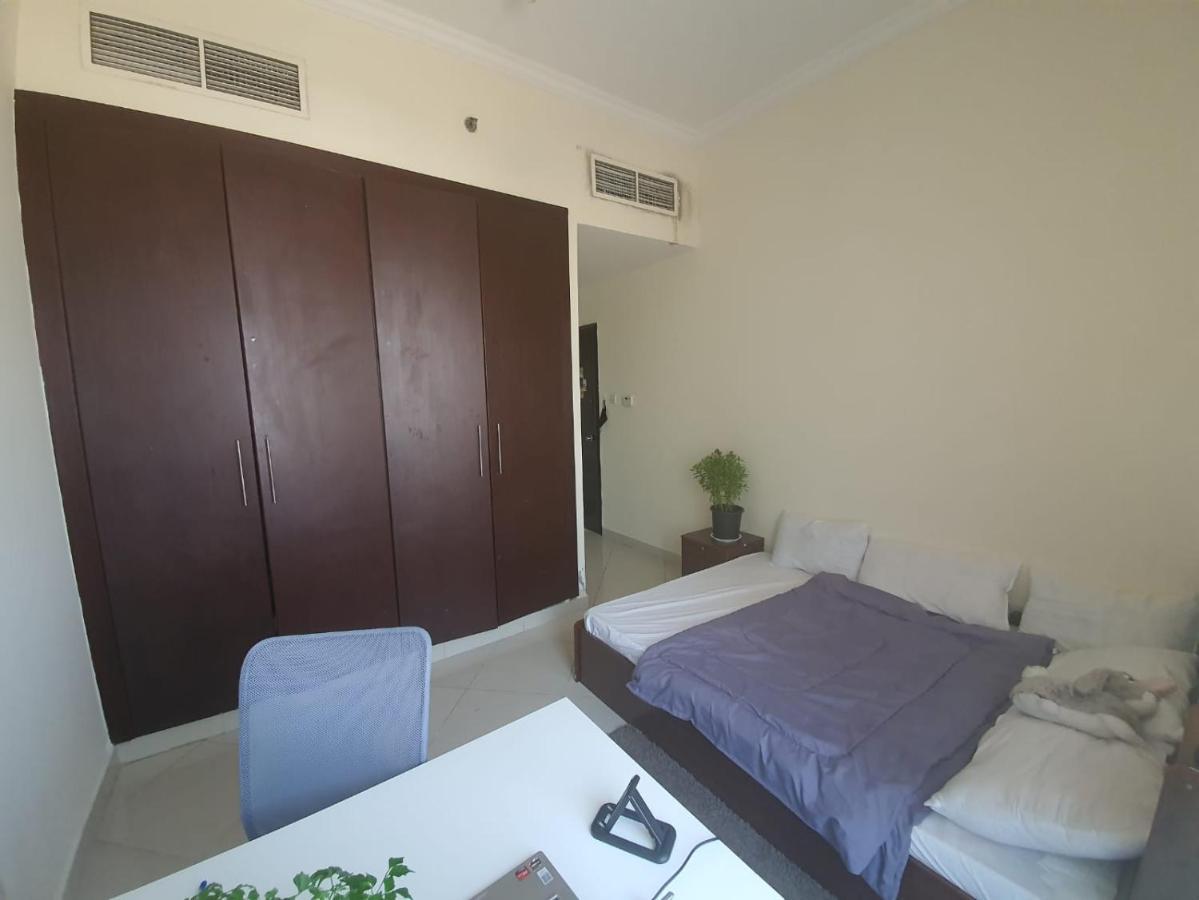 One Masterbedroom In 2 Bedroom Apt,Al Darwesh,Al Barsha 1 Dubai Exterior foto