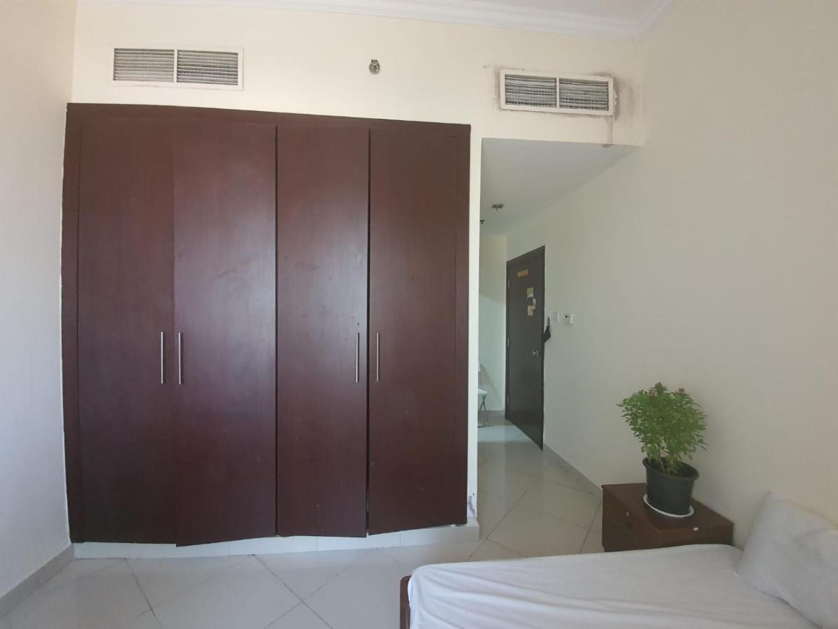 One Masterbedroom In 2 Bedroom Apt,Al Darwesh,Al Barsha 1 Dubai Exterior foto